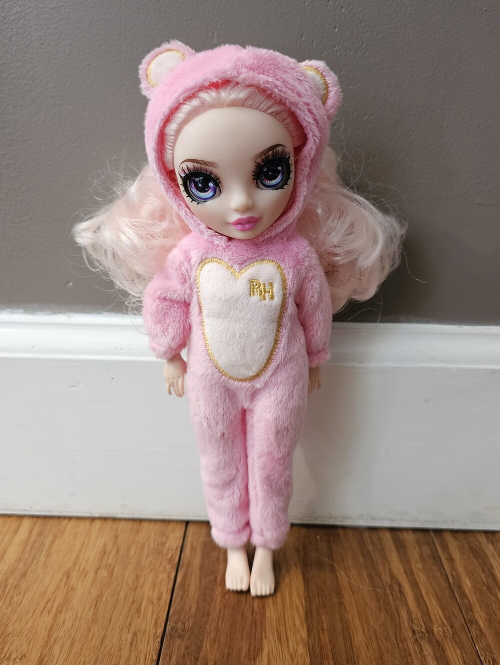 Rainbow Junior High PJ Party Bella Parker Doll Pink Teddy Bear Onesie Pajamas